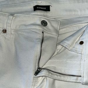 Express Mid Rise White Ripped Boyfriend
Jeans